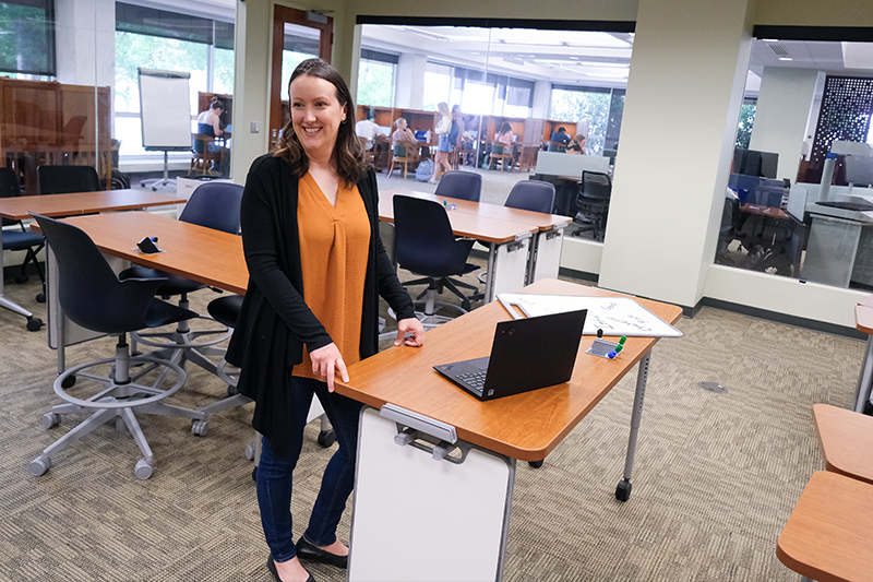 A photo workshop that Durbin led on generative AI and misinformation