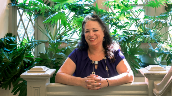 A portrait of Rachelle Feldman.